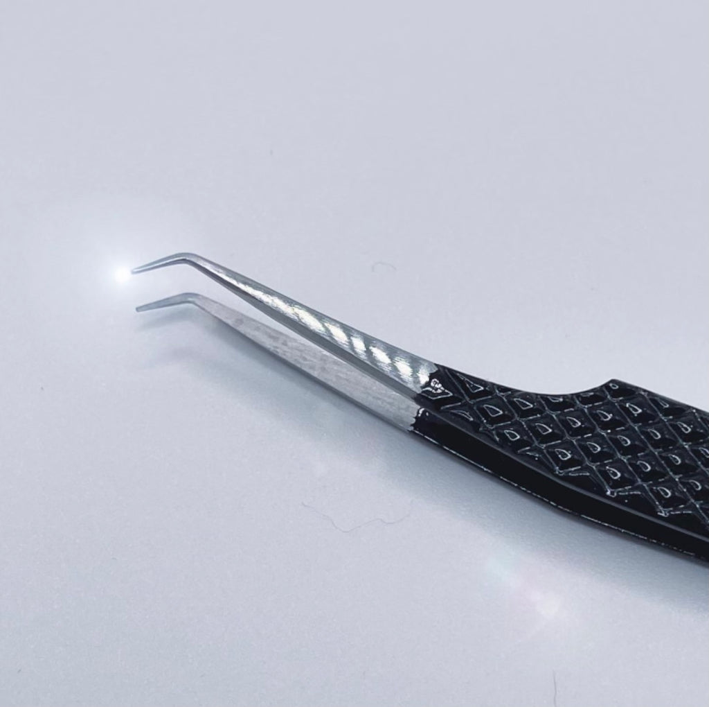 Go Bad Bitch Isolation Tweezer